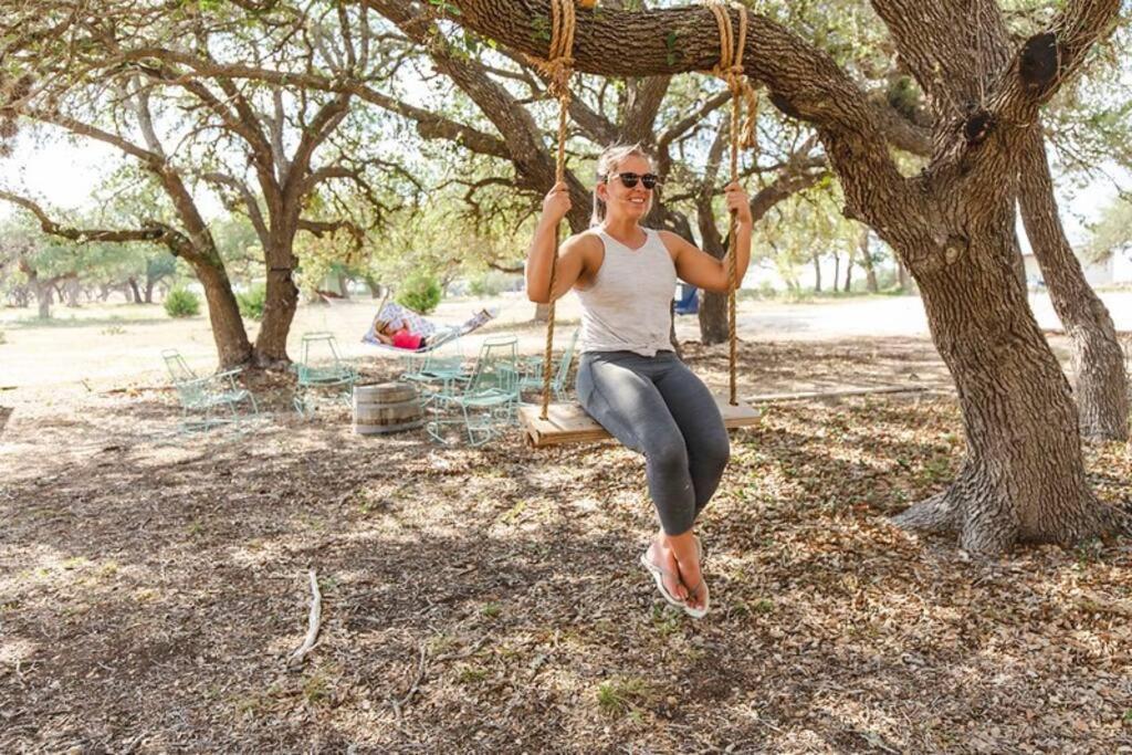 The Container Retreat @ 290 Wine Trail #9 Get Away Today! Hye Εξωτερικό φωτογραφία